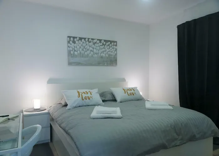I.P.S. Apartment